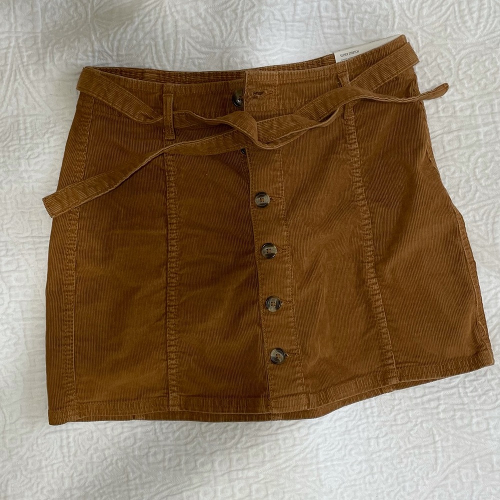 High-rise A-line skirt